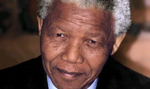 Börtönkulcs és alkotmány – Nelson Mandela több mint 70 relikviája hagyhatja el Dél-Afrikát