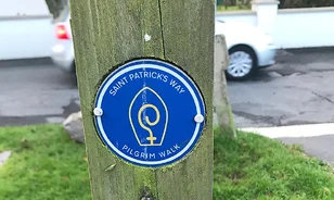 Szent Patrik napja a zajos felvonulásoktól az ősi zarándokútig