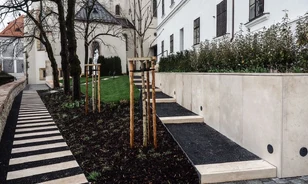 Húsvétkor megnyitják a veszprémi várnegyed eddig nem látogatható kertjeit