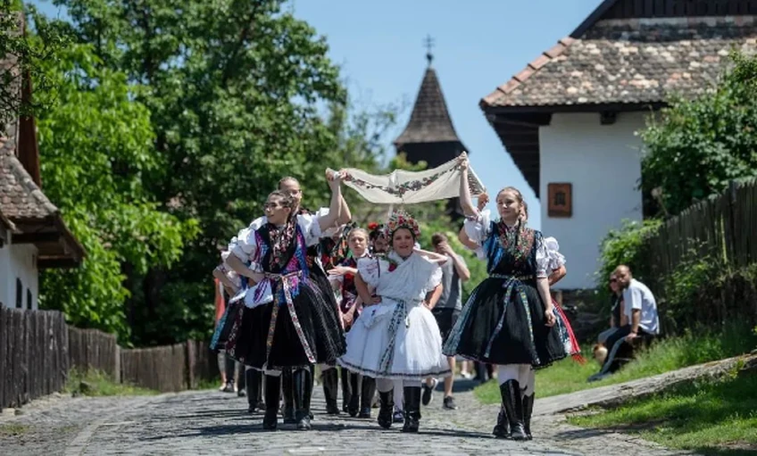 A szomorú pünkösdi királytól Csíksomlyóig