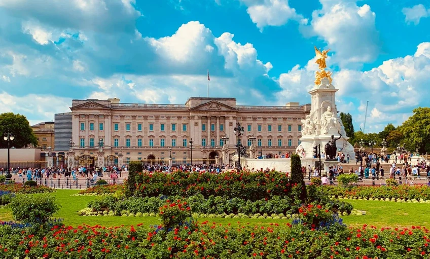 Visszatért a viktoriánus elrendezés a Buckingham-palota képtárába