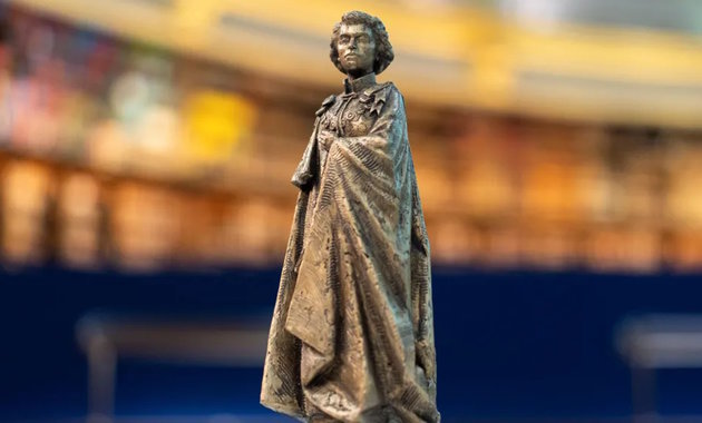 Londonban állítanak emlékművet a 100 éve született II. Erzsébetnek