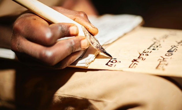 Elmarad a veszélyeztetett írások kulturális újjáélesztése