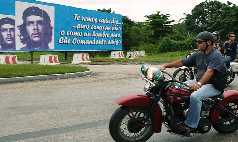 Motoros túrákat szervez Kubában Che Guevara fia