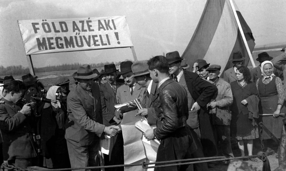 Földosztás 1945-ben