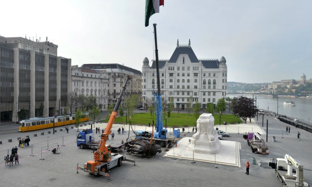 Kossuth-tér