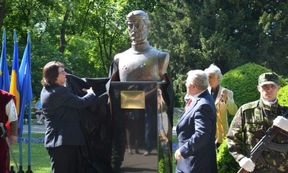 Károly Róbert szobrot kapott Temesváron