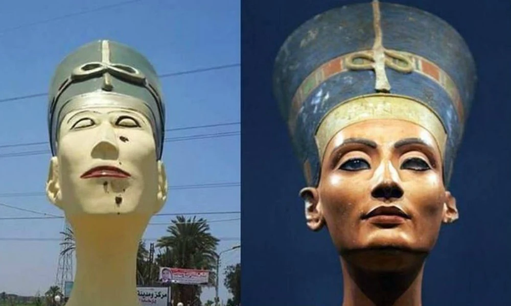 Bal oldalon a botrányt kivált szobor; jobbra Nofertiti híres mellszobra