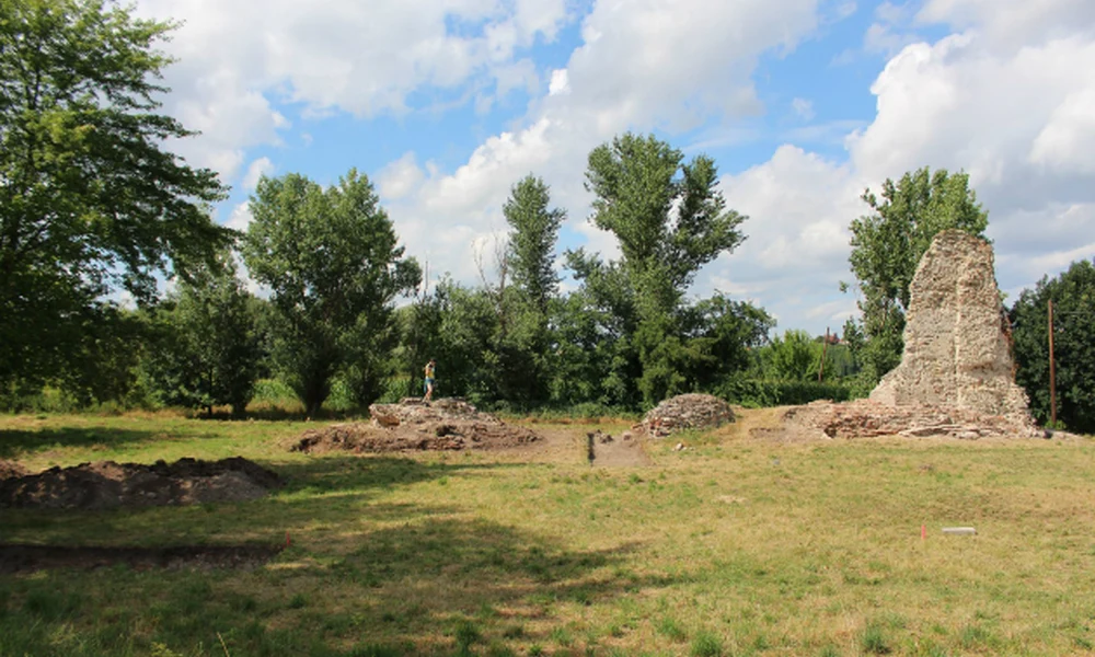 A várrom