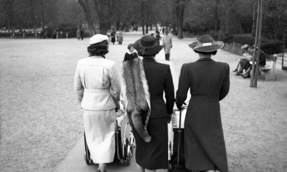 Sétálók a Városmajorban (1938)