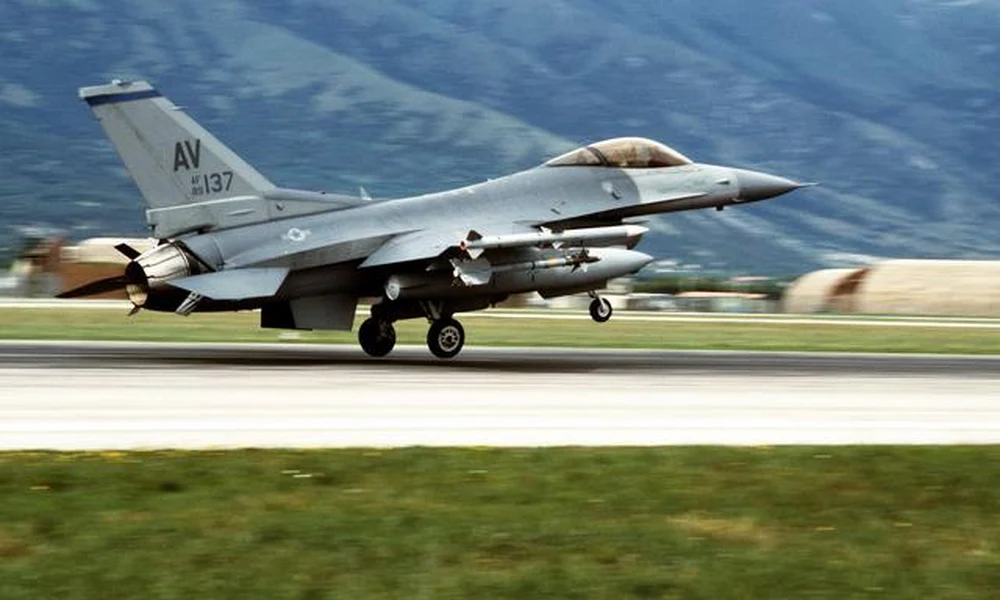 Az amerikai haderő F16-osa visszatér az olaszországi bázisra
