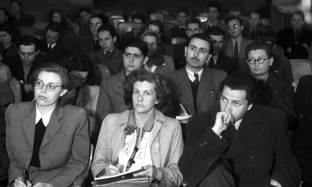 A Magyar Kommunista Párt (MKP) szervezésében tartott külügyi szeminárium résztvevői 1946-ban