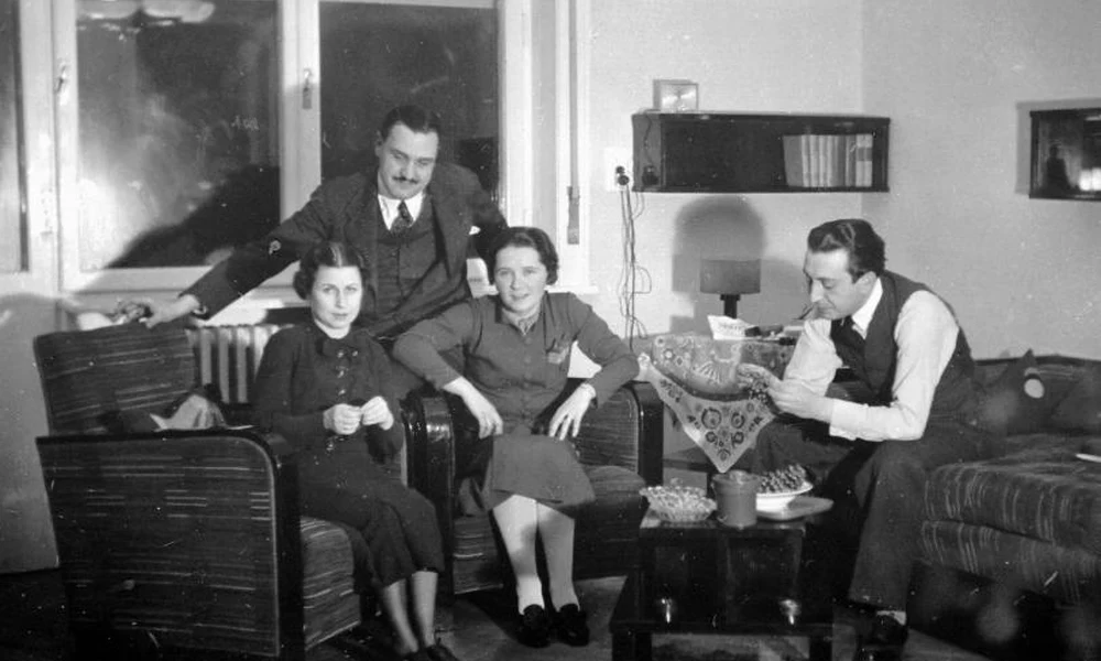 Lakásbelső 1943-ban (Fortepan)