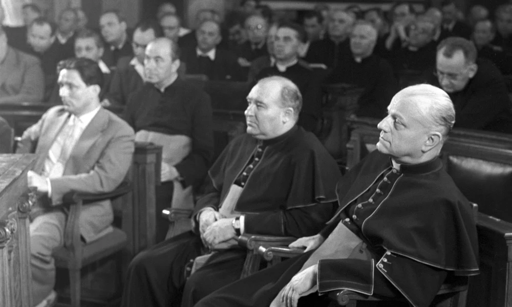 Miklós Imre, az Állami Egyházügyi Hivatal elnöke, dr. Cserháti József pécsi káptalani elnök és Dr. Klempa Sándor veszprémi apostoli kormányzó (b-j) az Opus Pacis és az Országos Béketanács Katolikus Bizottságának papi békenagygyűlés