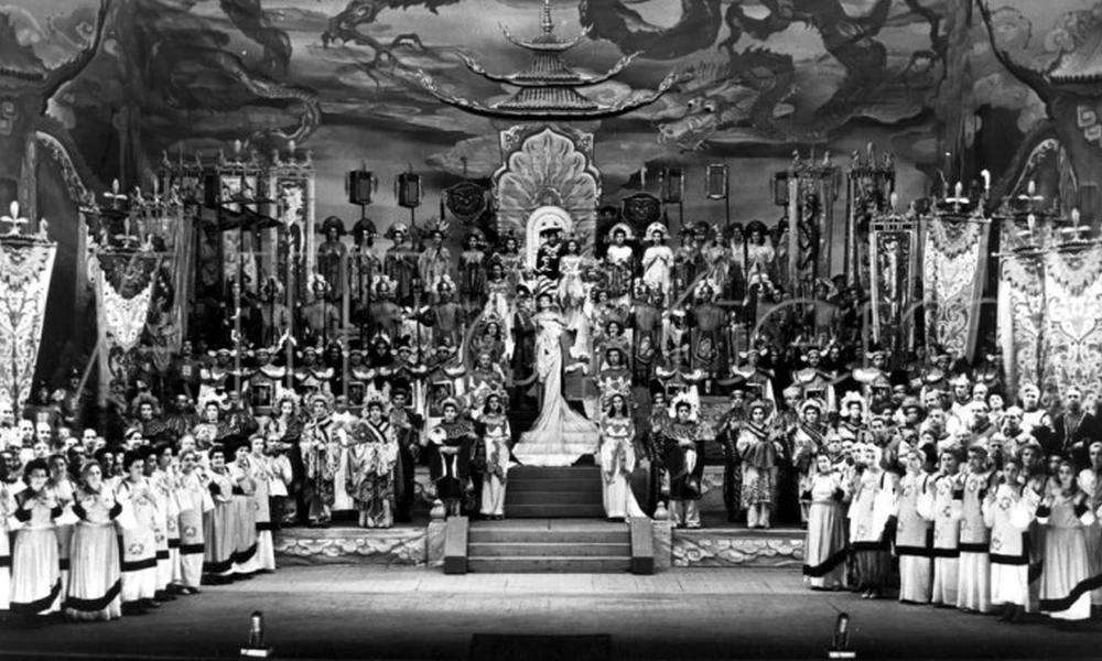 Turandot szerepében Maria Callas egy 1949-es előadáson (Teatro Colón, Buenos Aires)
