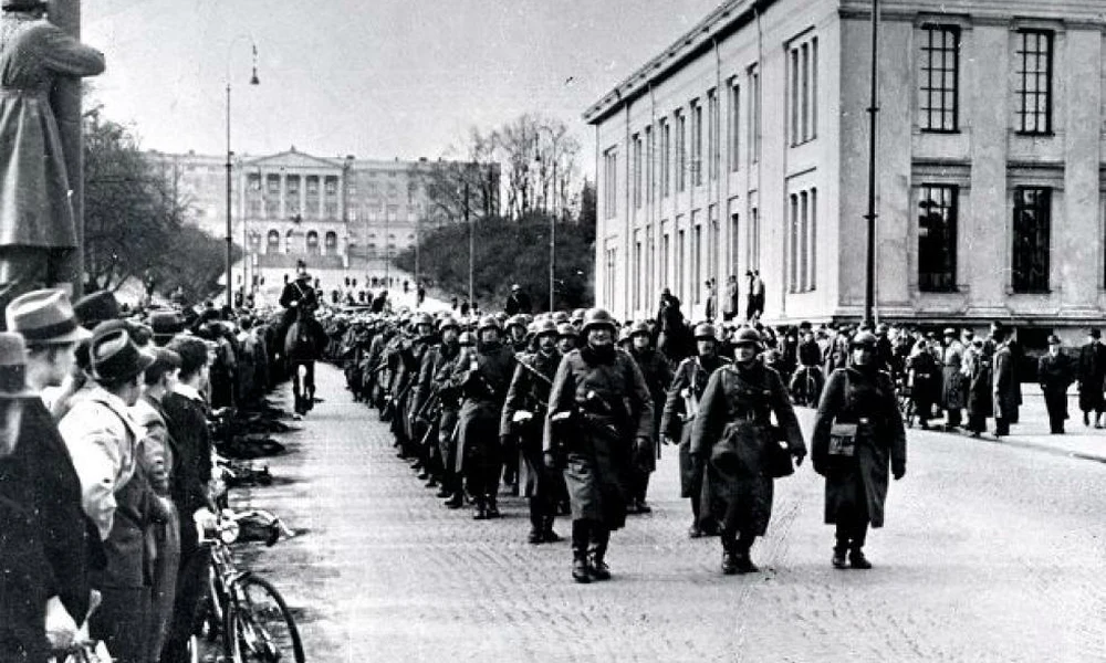 Német katonák vonulnak Oslóban 1940. április 9-én