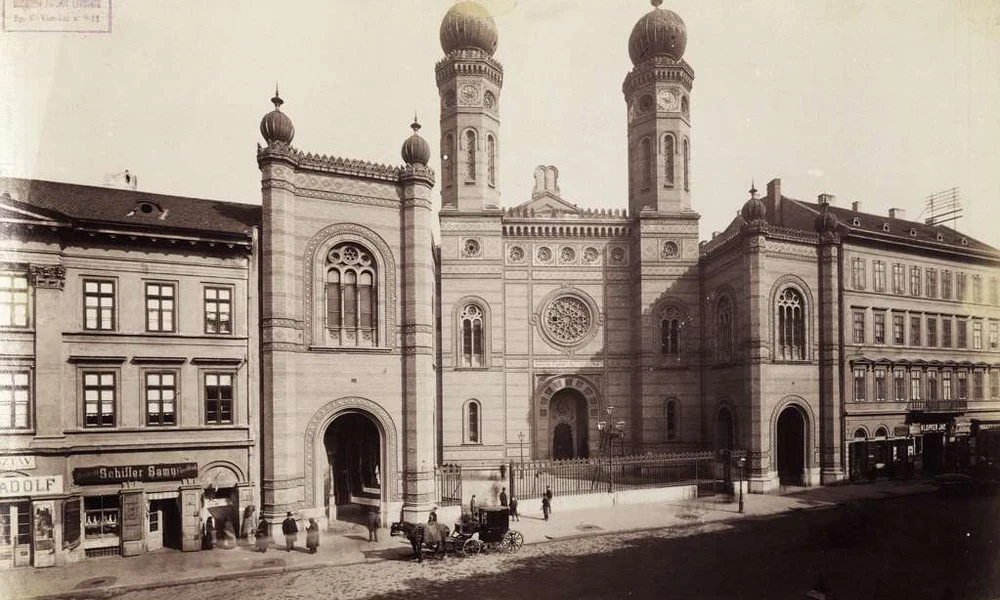Dohány utcai zsinagóga. A felvétel 1890 után készült