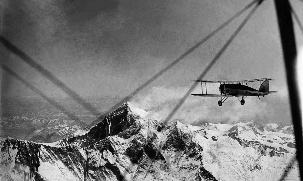 Lélegzetelállító képek az első, Mount Everest feletti repülésről