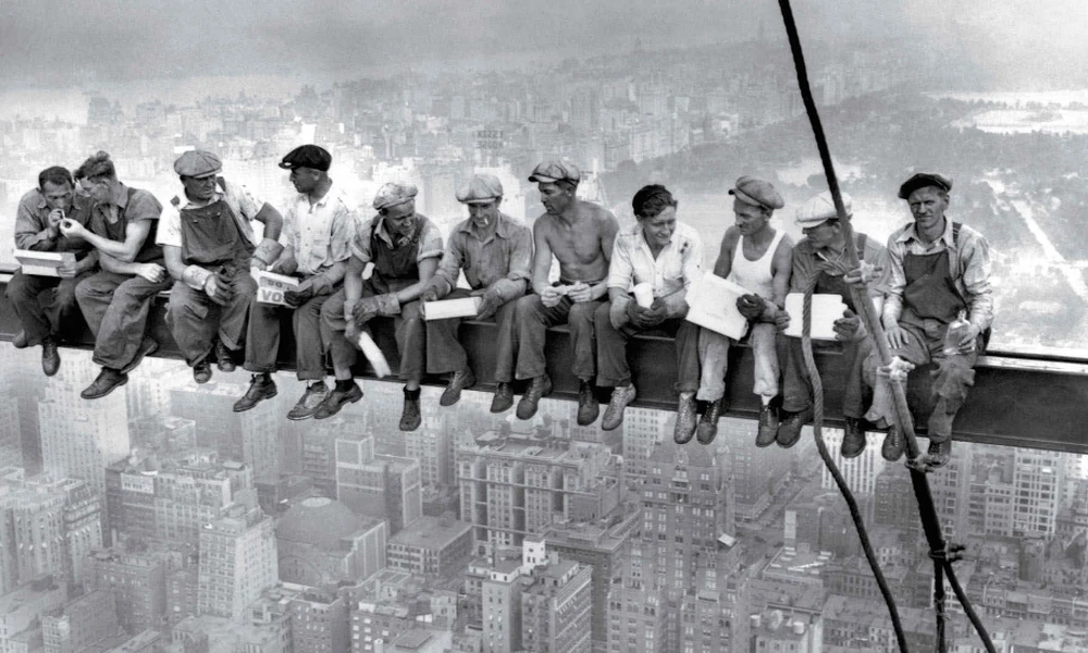 Ebéd a világ legnagyobb épületének tetején, Rockefeller Center, New York, 1932 