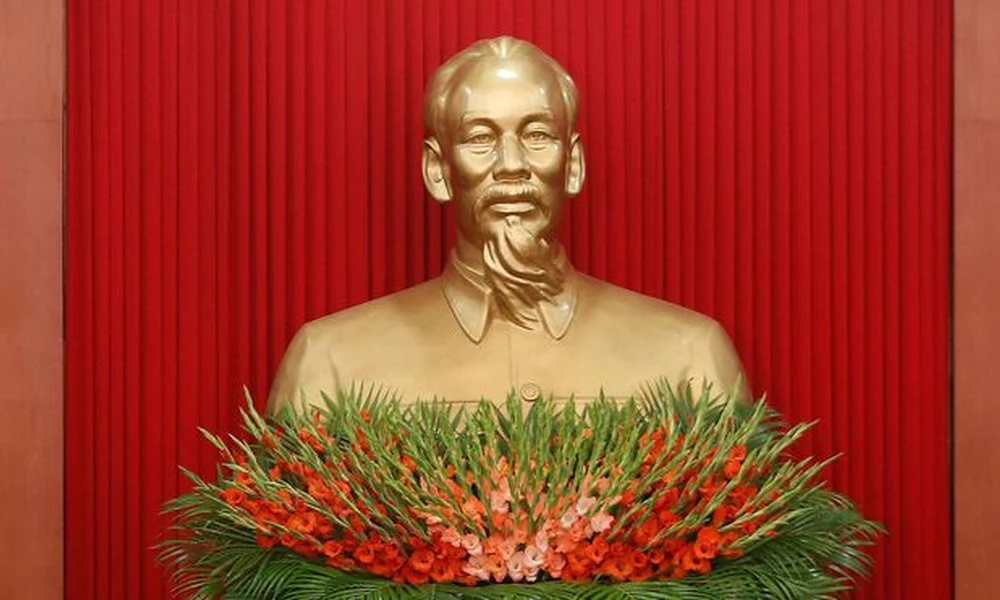 Ho Si Minh-szobor Hanoiban