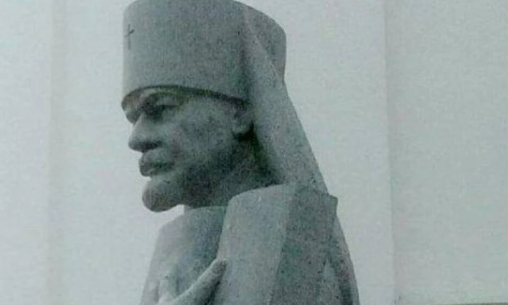 Ilarion metropolita szobra