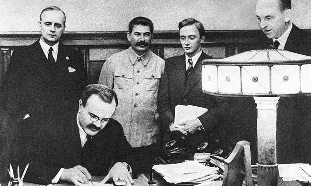 A Molotov-Ribbentrop-paktum aláírása