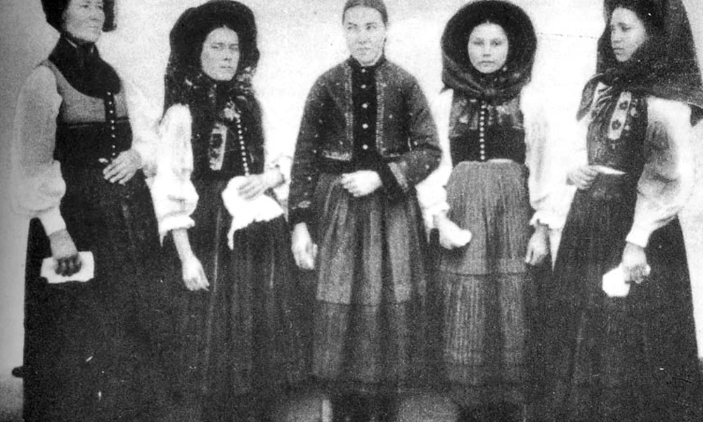 Gyergyóújfalui asszonyok, 1895