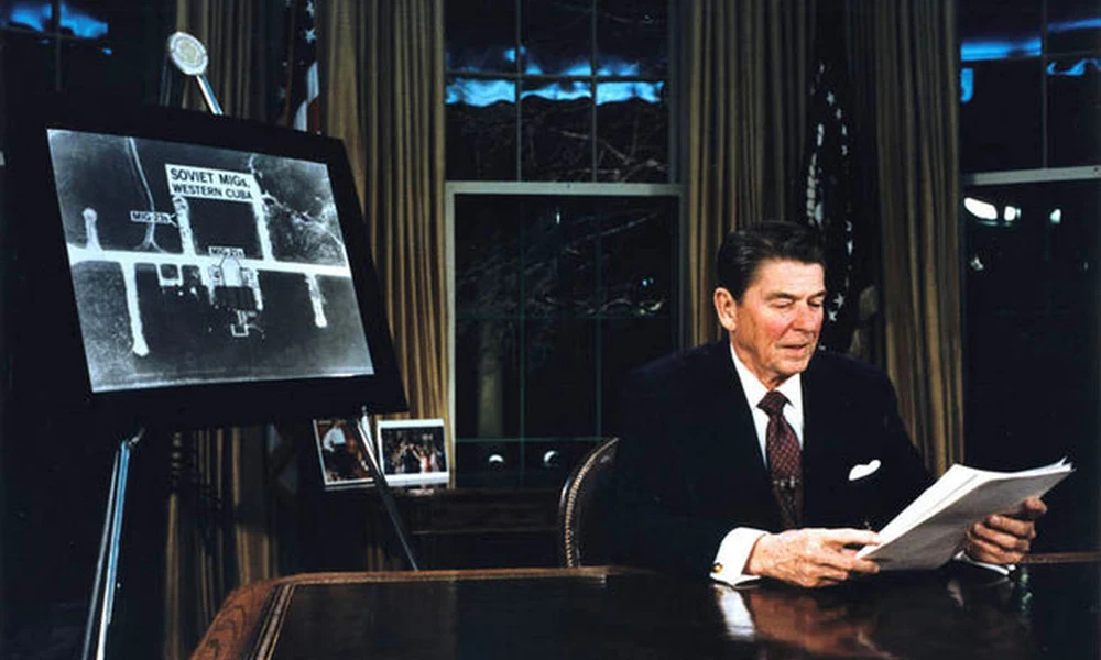 Ronald Reagan bejelenti a csillagháborús tervet, vagyis az SDI-t