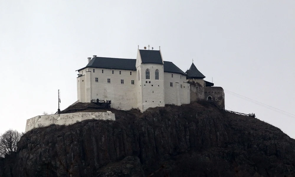 Füzéri vár (nullahategy.hu)