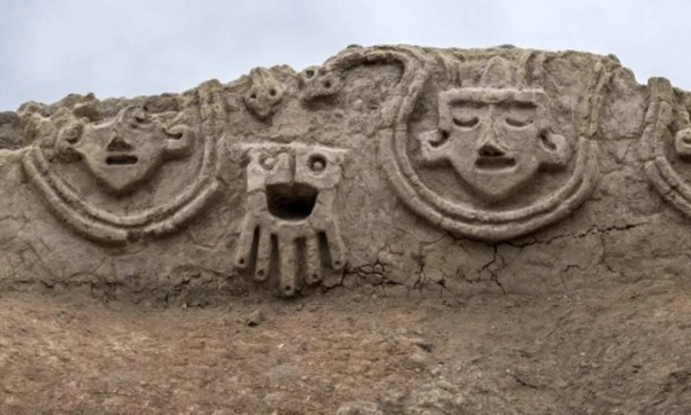 Peru dombormű