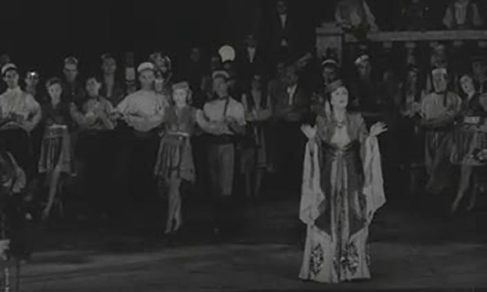 Lehár Ferenc Víg özvegy című operettje a margitszigeti szabadtéri színpadon