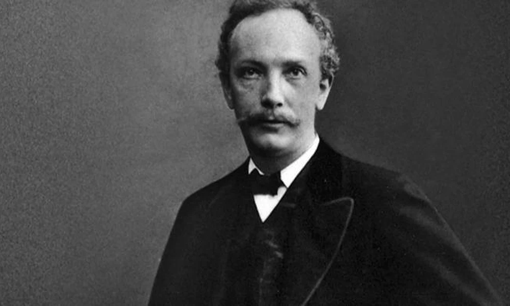 R Strauss
