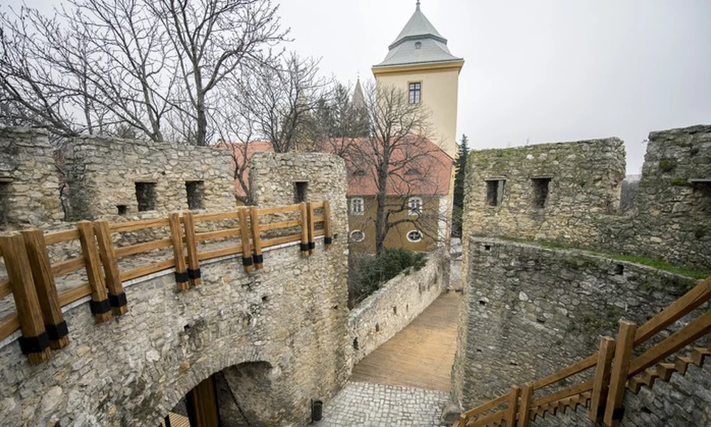 bástya