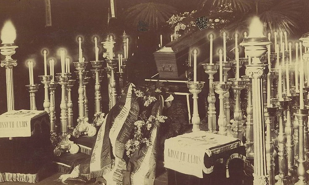 Kossuth ravatala