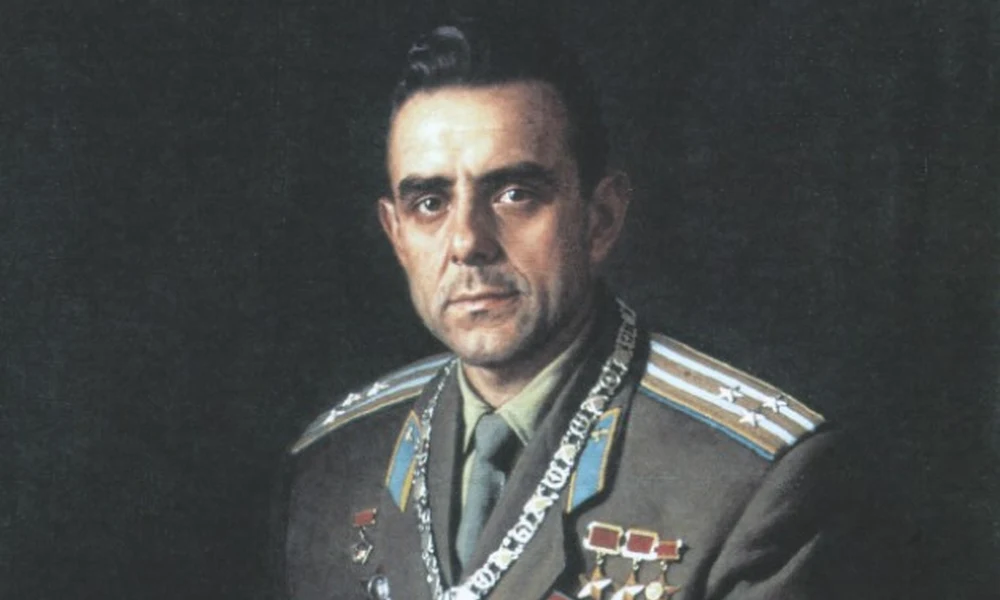 Komarov