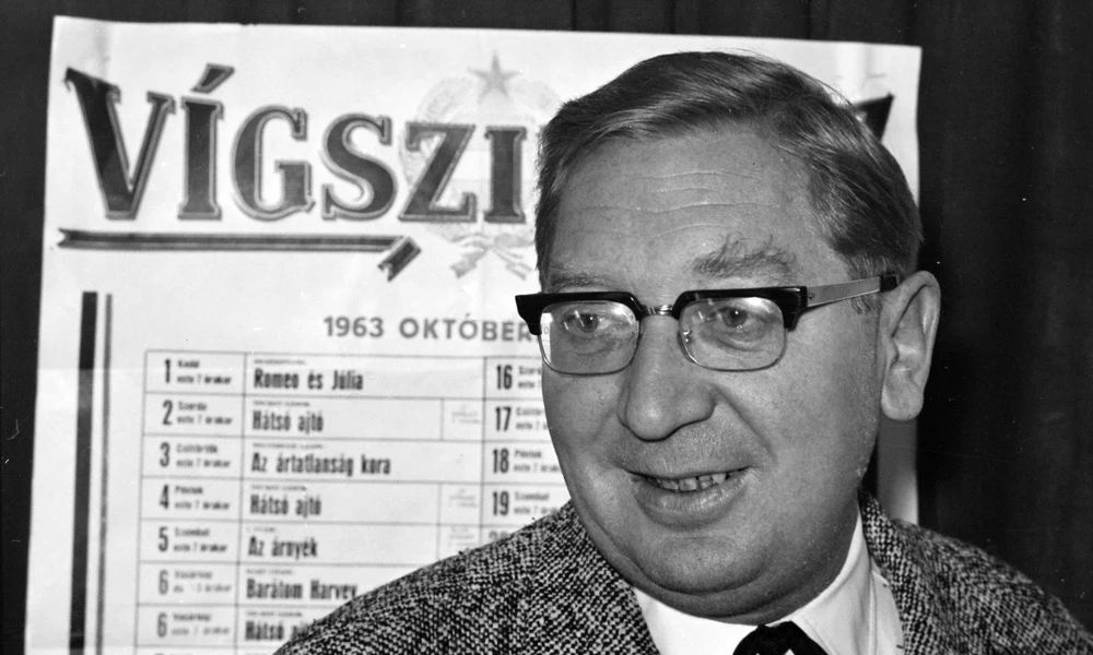 Csákányi László