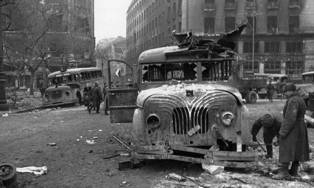 Deák tér 1945