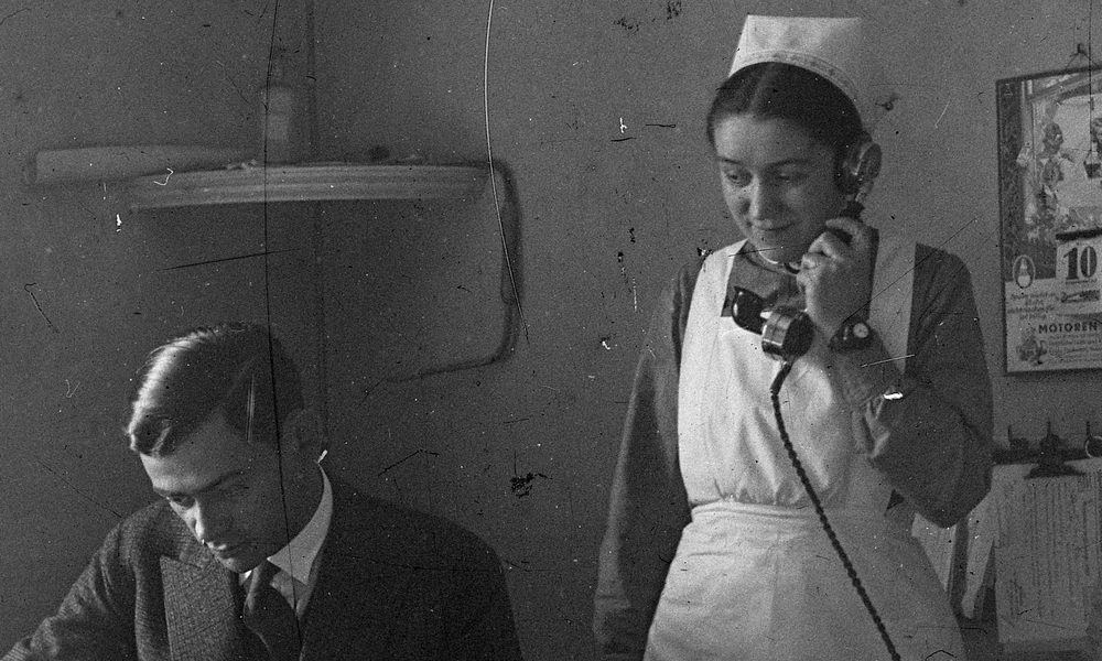Az 1920-as években a telefonok legyakrabban munkahelyeken, irodákban bukkantak fel, 1926. (Fortepan/Wirthmann Julinna)