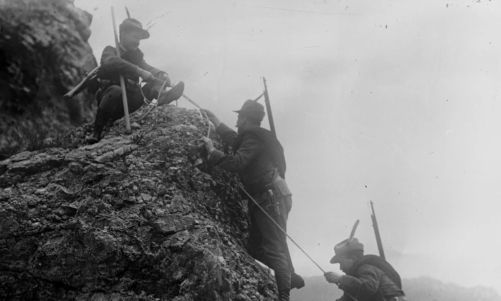 A hadviselő feleknek az ellenfélen túl még az Alpok bérceit is le kellett győzniük