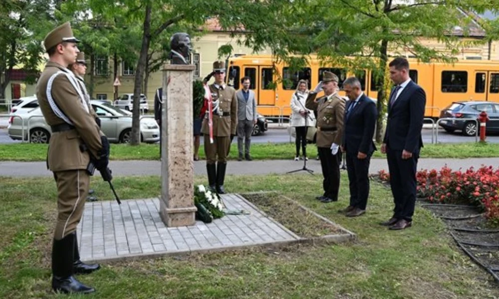 Benyovszy Móric tér