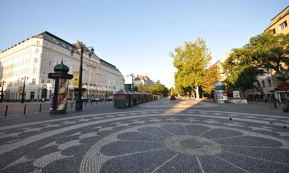 Hviezdoslav tér
