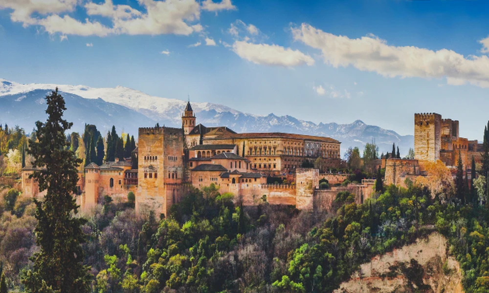 A mór építésű Alhambra
