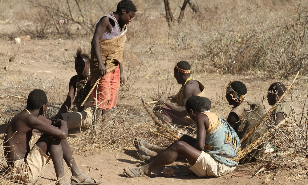 Hadza vadászok (Forrás: Wikiedia / Eid John / CC BY-SA 4.0)