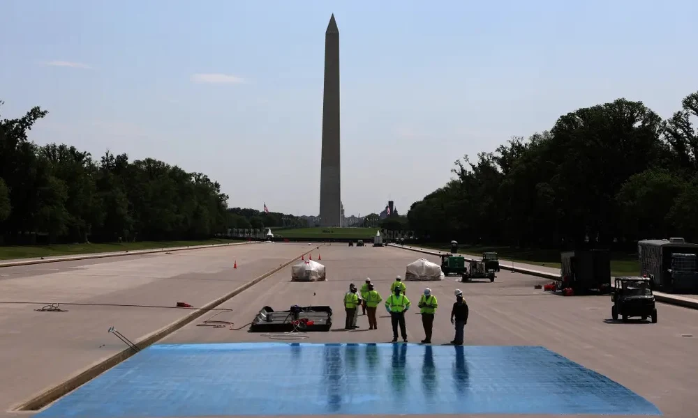 Trump saját kivitelezőjével újíttatja fel a Lincoln-emlékmű medencéjét