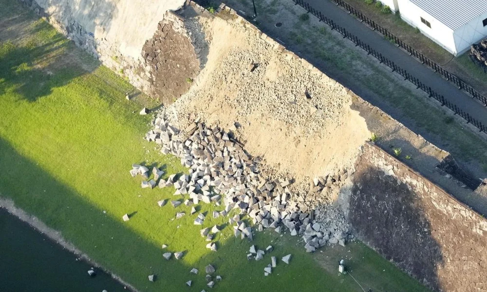 Földrengés rongálta meg a Kumamoto kastély falait