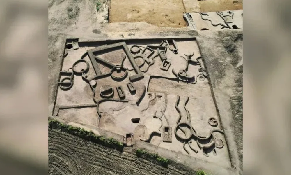 Légifelvétel az egyiptomi Kom El-Khalgan régészeti lelőhelyen felfedezett ősi temetőről (Forrás: EGYPTIAN TOURISM AND ANTIQUITIES MINISTRY)