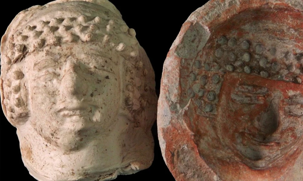 A Jeruzsálemben előkerült agyagforma és a segítségével rekonstruált női figurafej(Forrás: Emil Aljem, Israel Antiquities Authority)