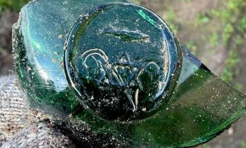 Első világháborús vodkásüveg cserepeit találták meg a Krevai várnál