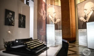A magyar kivándorlásról nyílt kiállítás a Nemzeti Múzeumban
