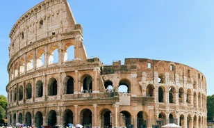 Visszatérhettek a szuvenírárusok a Colosseum előtti térre
